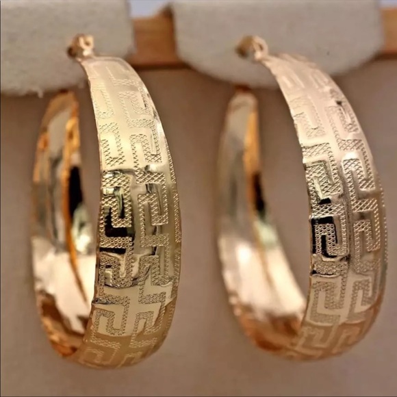 Jewelry - New Vintage gold hoop Greek key earrings